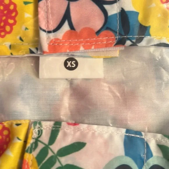 NWT Vibrant Life Bright Floral Dog Dress Size XS (up to 10 pounds) - Picture 6 of 9